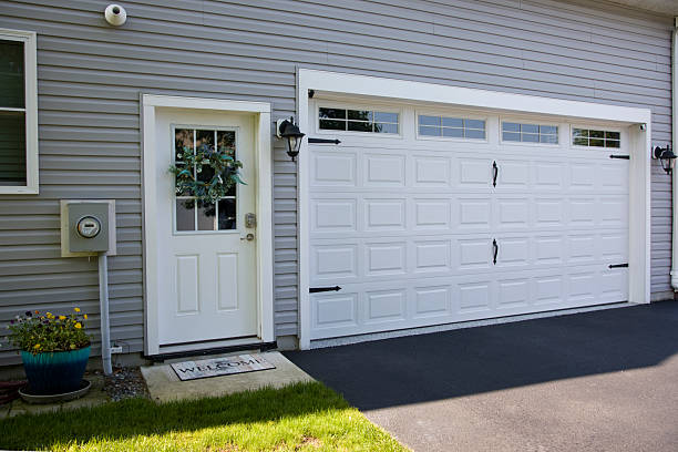 24/7 Emergency Garage Door Panel Replacement experts in Swift County County, MN